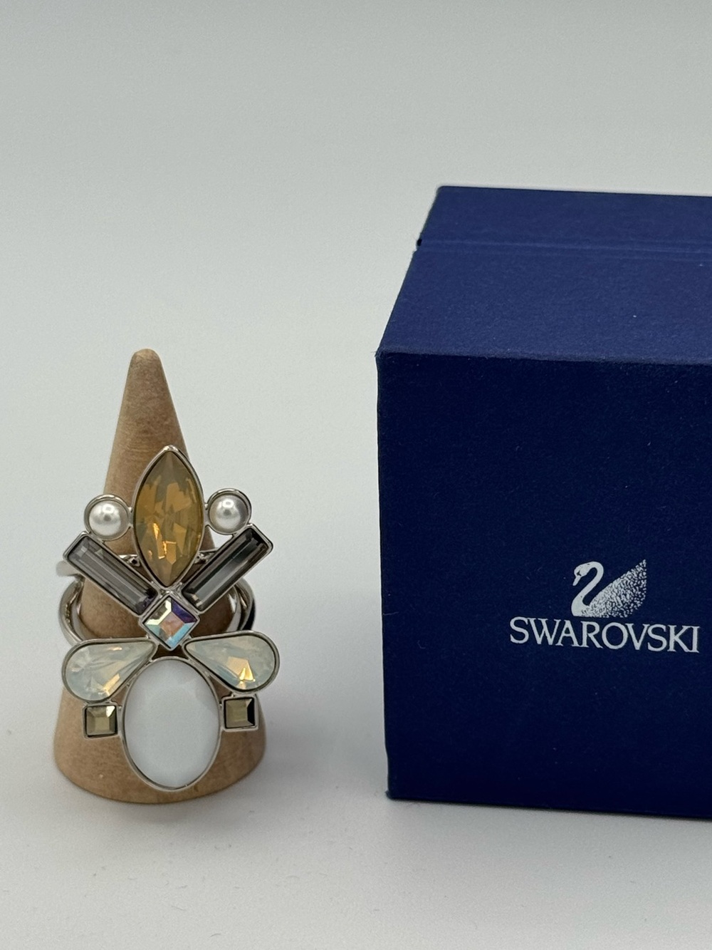 SWAROVSKI ring Statement crystal size 55 / Size 7 Silver No Box Classic Cocktail